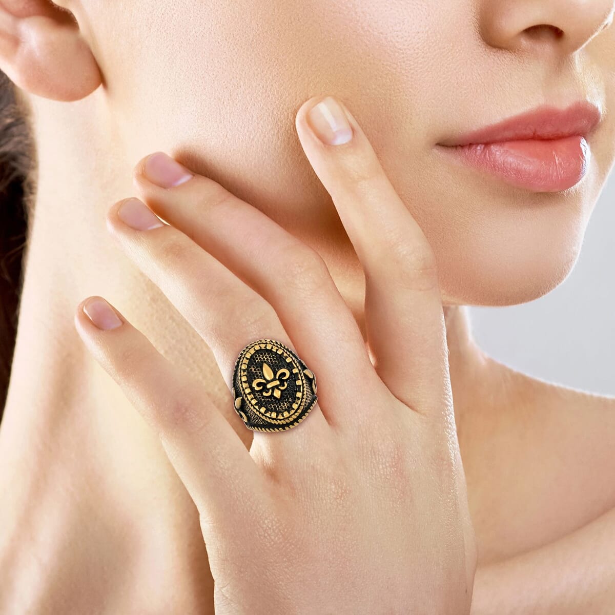 ION Plated YG Stainless Steel Decorative Ring (Size 9.0) image number 2
