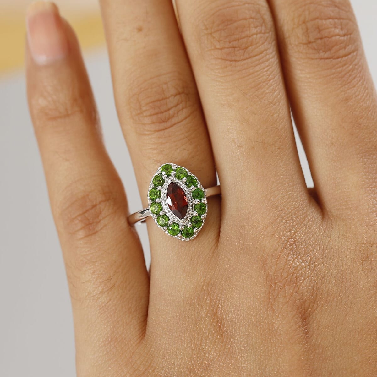 Premium Mozambique Garnet and Chrome Diopside 1.60 ctw Ring in Rhodium Over Sterling Silver (Size 8.0) image number 2