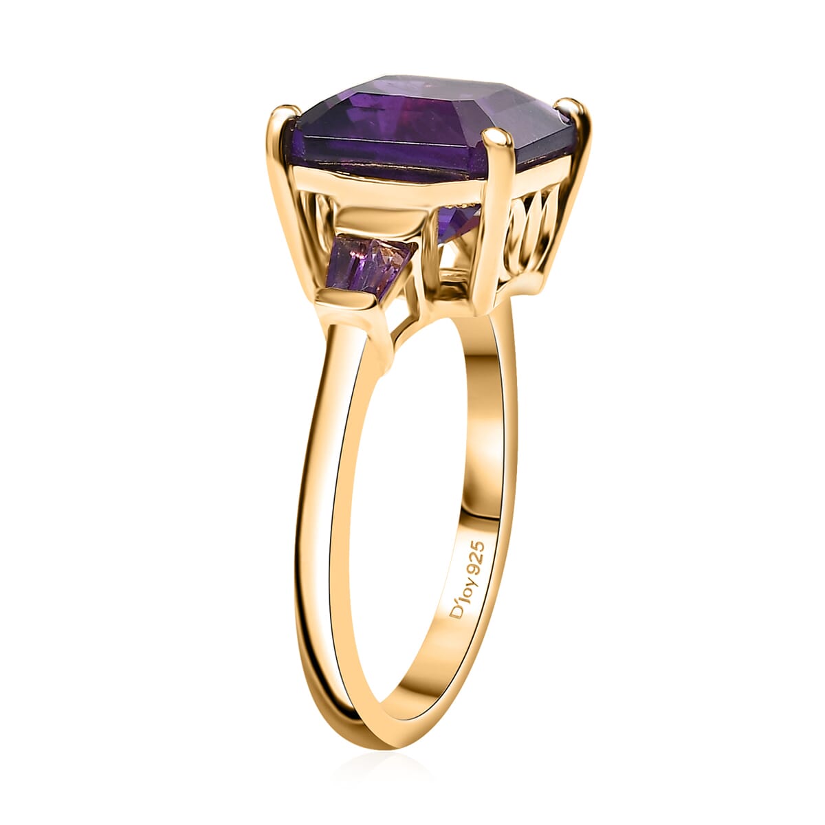 African Amethyst 5.00 ctw Solitaire Ring in 18K Vermeil Yellow Gold Over Sterling Silver (Size 7.0)  image number 3