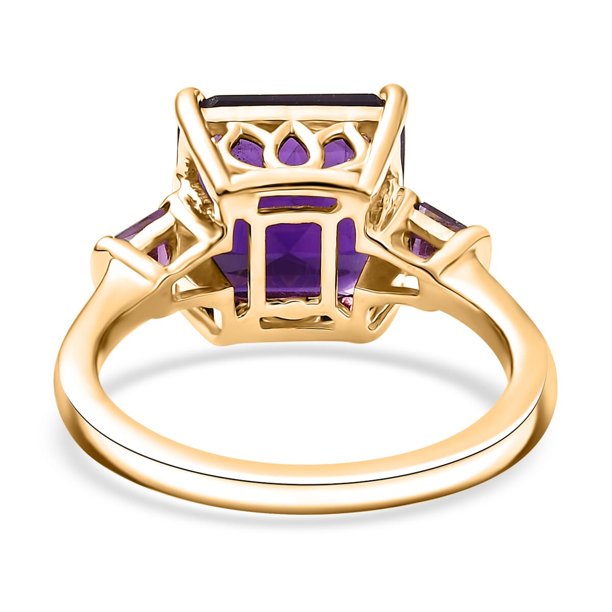 African Amethyst 5.00 ctw Solitaire Ring in 18K Vermeil Yellow Gold Over Sterling Silver (Size 7.0)  image number 4