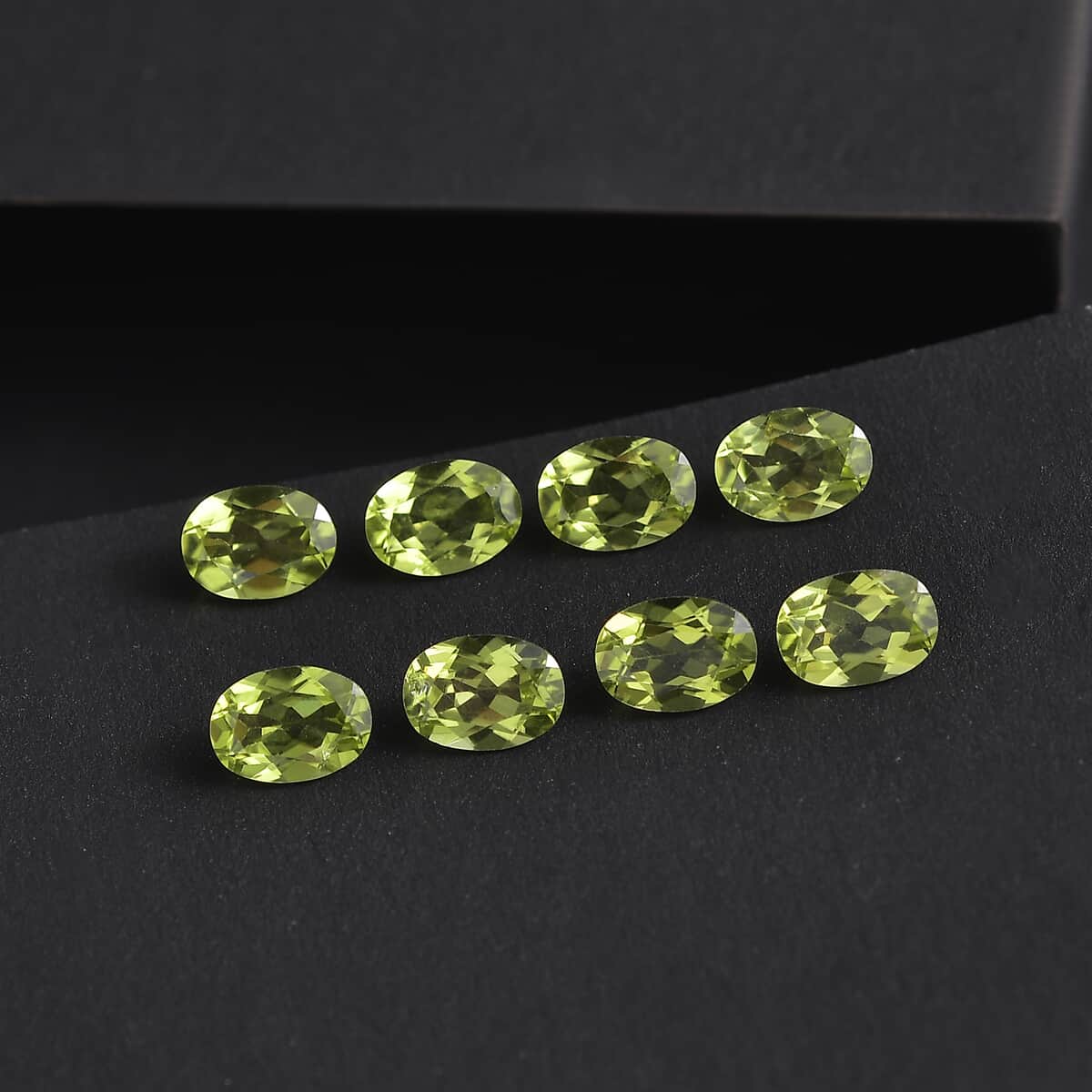 Peridot Set of 8 (Ovl 7x5mm) 6.46 ctw Loose Gemstone image number 1