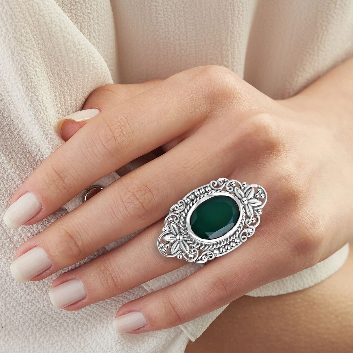 Bali Legacy Verde Onyx 7.50 ctw Floral Ring in Sterling Silver (Size 9.0)  image number 2