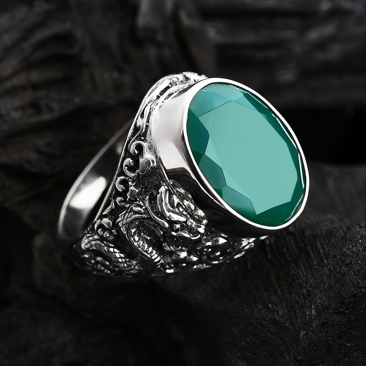 Bali Legacy Verde Onyx 9.75 ctw Dragon Ring in Sterling Silver (Size 6.0)  image number 1