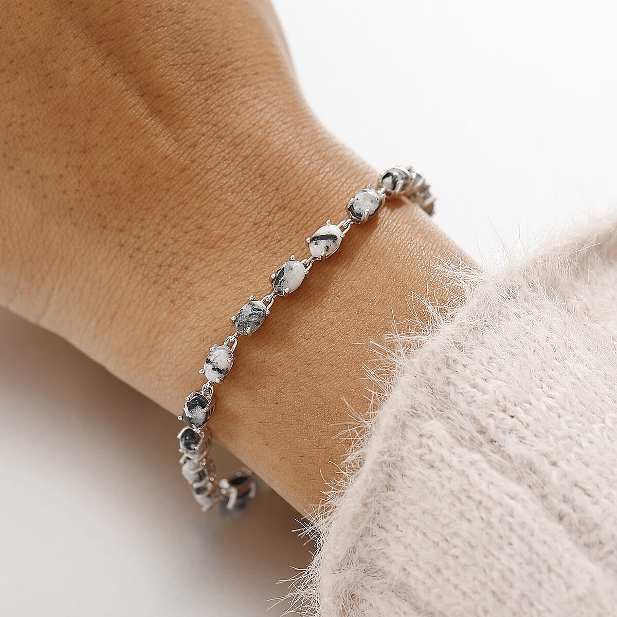 Karis White Buffalo 10.10 ctw Bracelet in Platinum Bond (6.50 In) image number 2