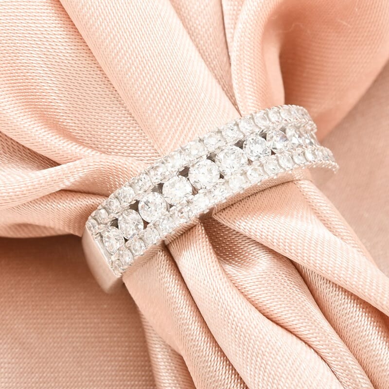 Luxuriant Lab Grown Diamond G, VS 1.00 ctw Ring in Sterling Silver (Size 10.0) 