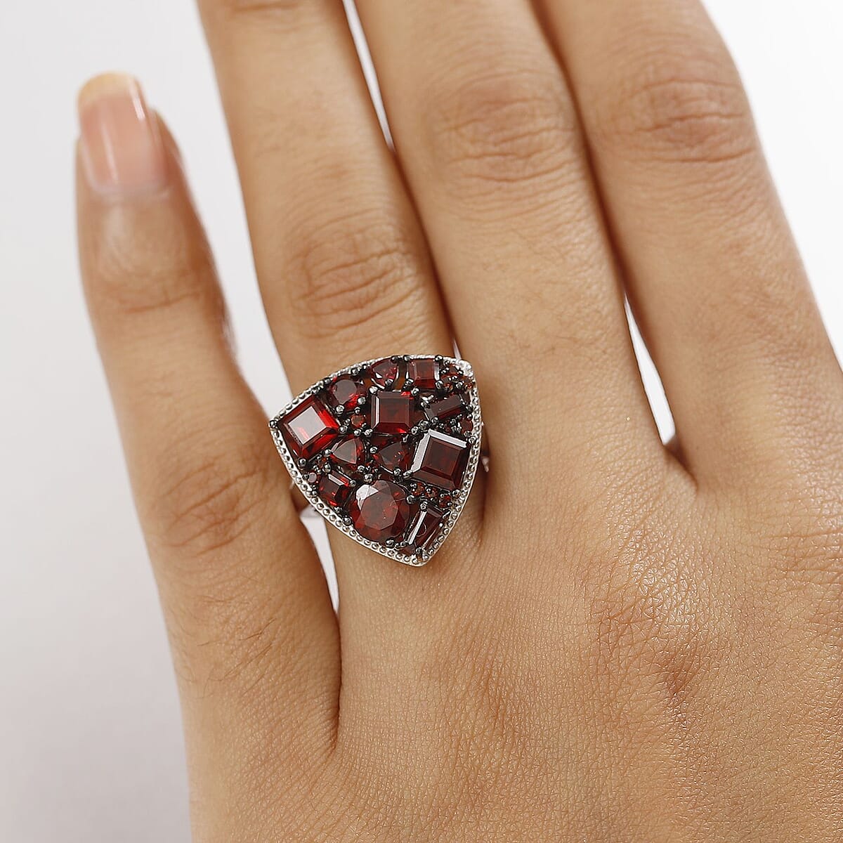 Mozambique Garnet Trillion Shape Ring in Rhodium Over Sterling Silver (Size 10.0) 4.60 ctw image number 2