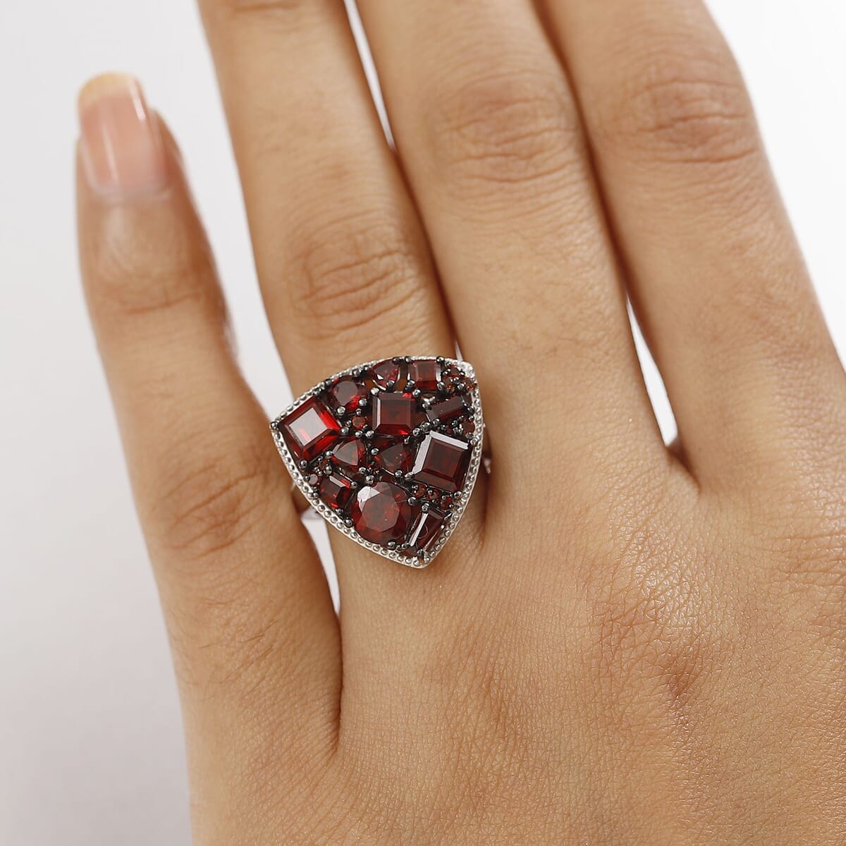 Mozambique Garnet 4.60 ctw Trillion Shape Ring in Rhodium Over Sterling Silver (Size 8.0) image number 2