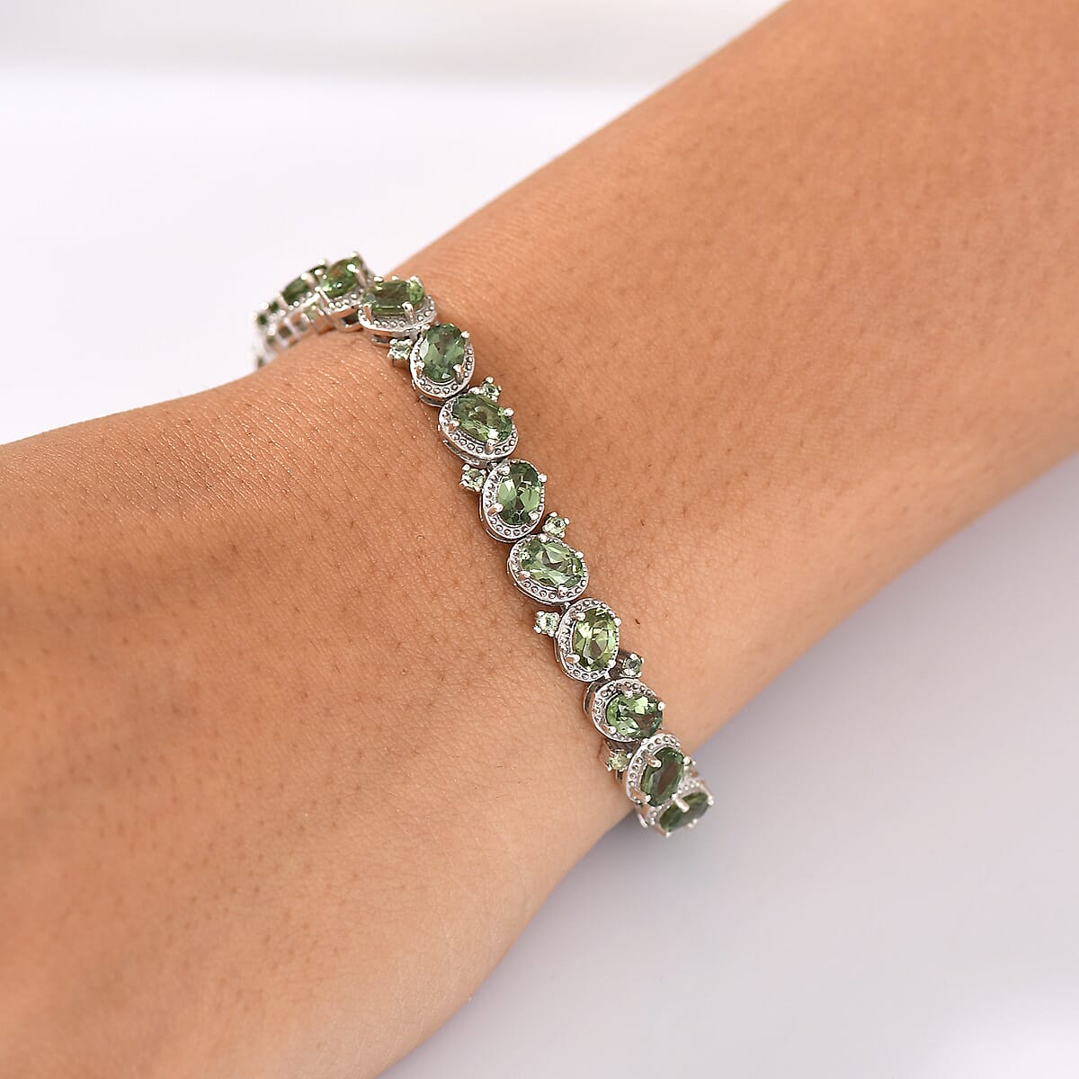 D'Joy Madagascar Green Apatite 13.75 ctw Floral Vine Bracelet in Rhodium Over Sterling Sil (8.00 In)  image number 2