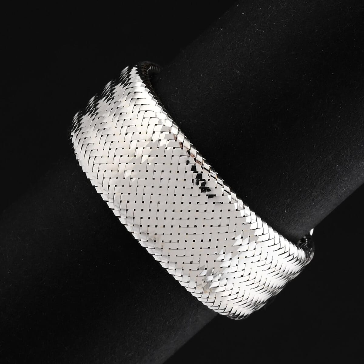 Italian 8mm Mesh Stretch Ring in 10K White Gold 0.88 Grams image number 1