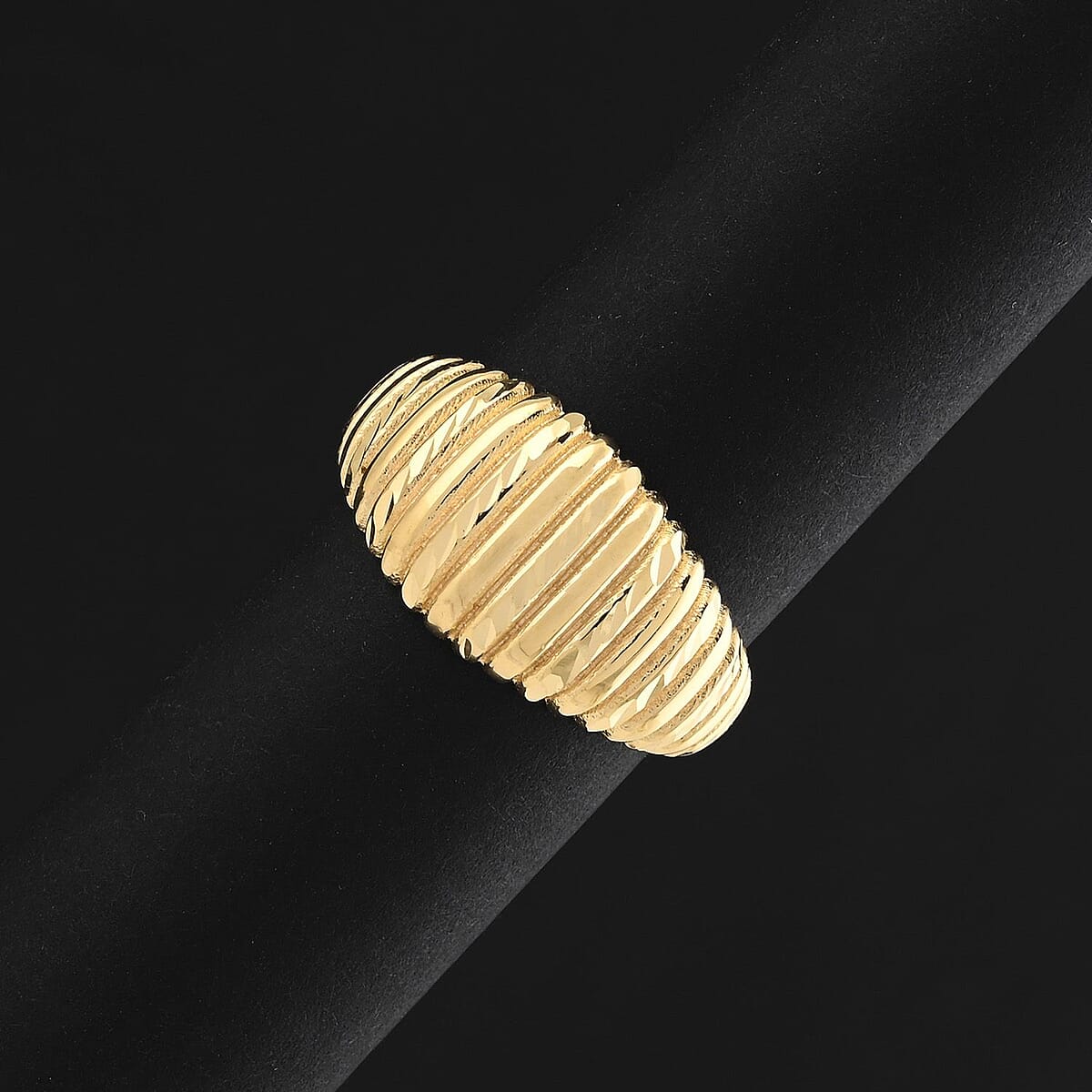 Italian Wave Ring in 10K Yellow Gold (Size 7.0) 2.50 Grams image number 1