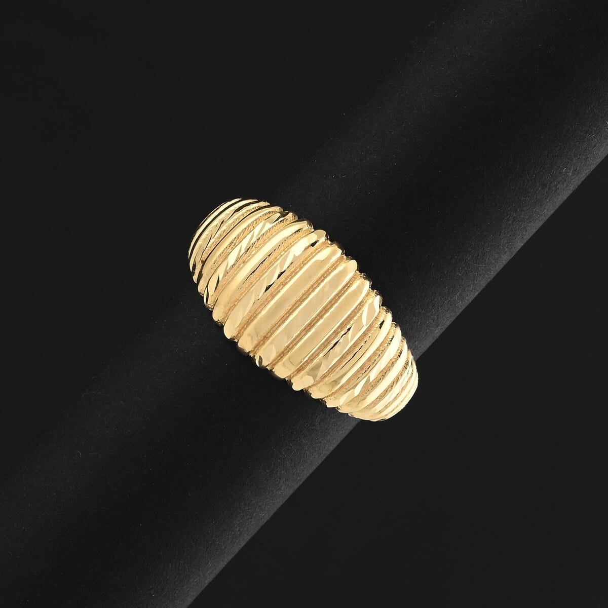 Italian Wave Ring in 10K Yellow Gold (Size 8.0) 2.50 Grams image number 1