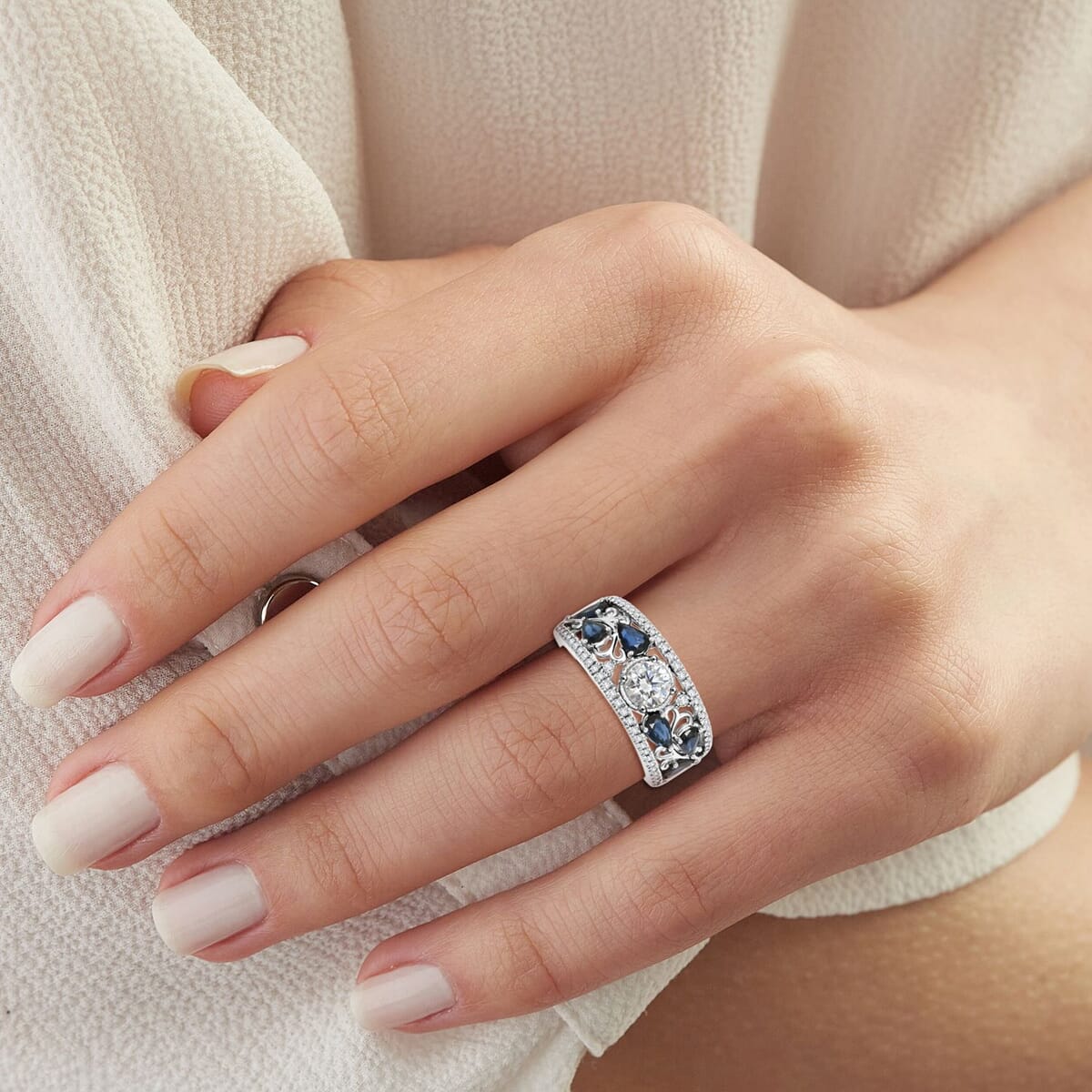 Modani White Diamond (VS,G) and Blue Sapphire 1.76 ctw Ring in 950 Platinum (Size 6.0) 9.55 Grams image number 2