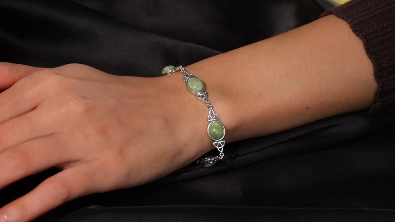 Karis Connemara Marble 16.40 ctw Celtic Trinity Knot Bracelet in Platinum Bond (7.25 In)