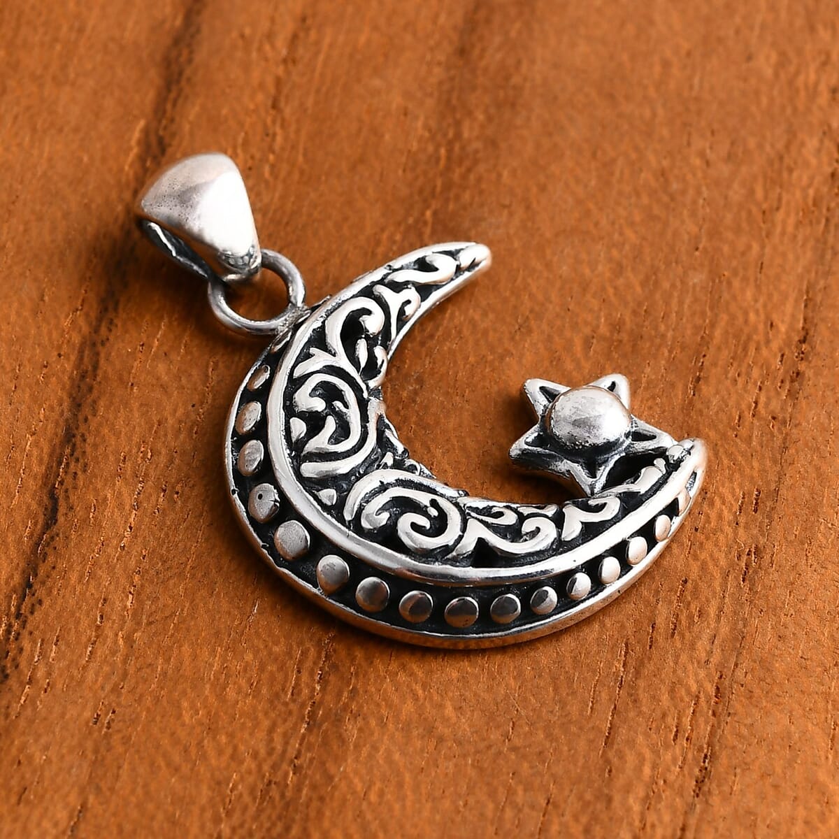 Bali Legacy Sterling Silver Crescent Moon Pendant without Chain 4.50 Grams image number 1