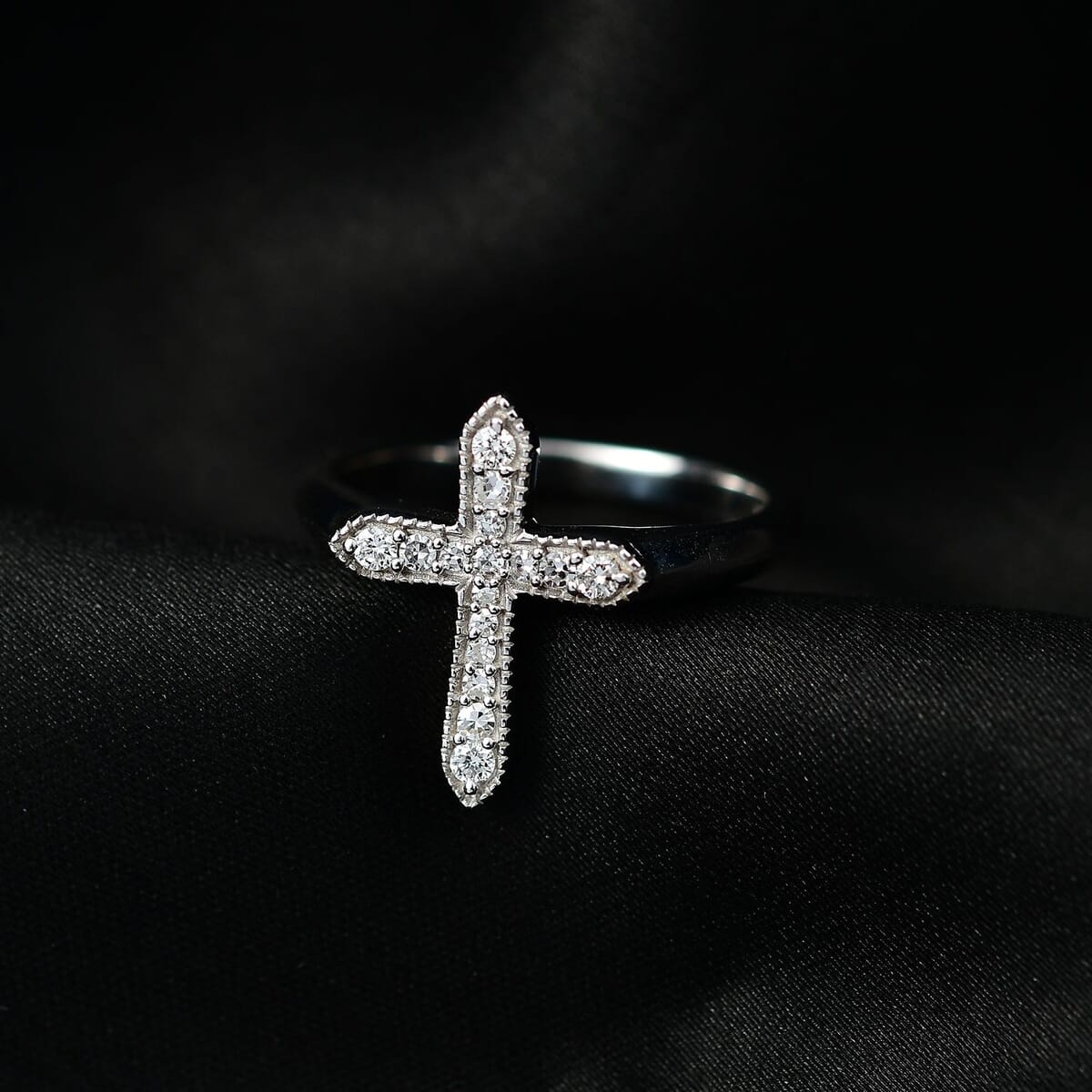 Luxuriant Lab Grown Diamond G-H SI 0.20 ctw Cross Ring in Rhodium Over Sterling Silver (Size 10.0) image number 1