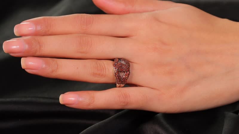 Karis Premium Mozambique Garnet 1.35 ctw Interlocking Ring in Platinum Bond (Size 10.0)