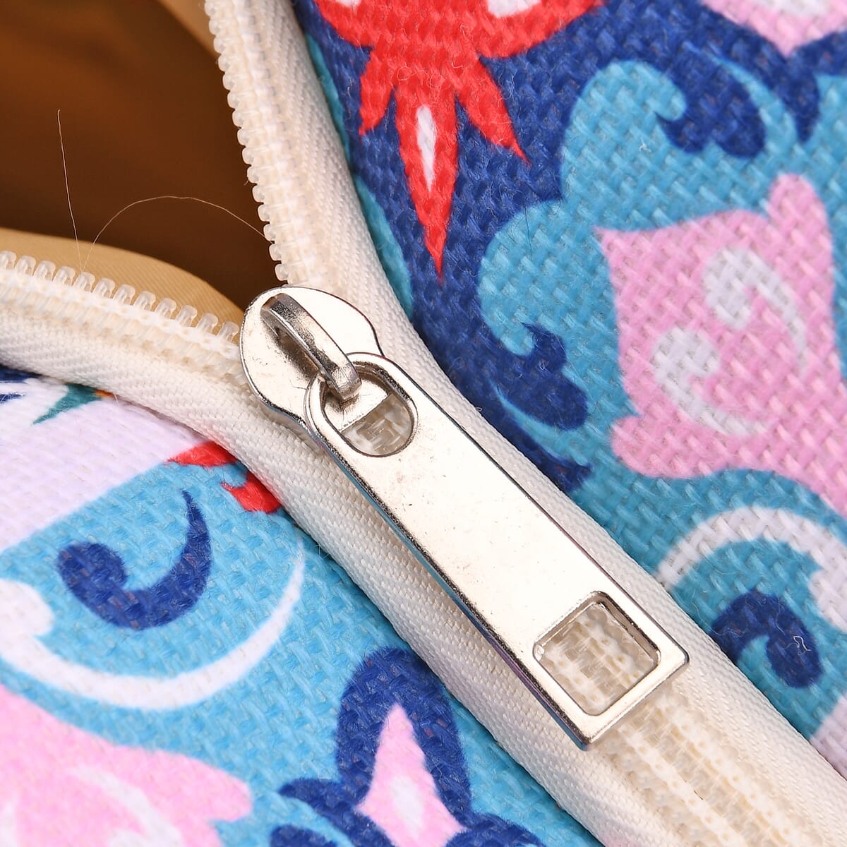 Multi Color Plaid Flower Print Pattern Large Size Tote Bag image number 5