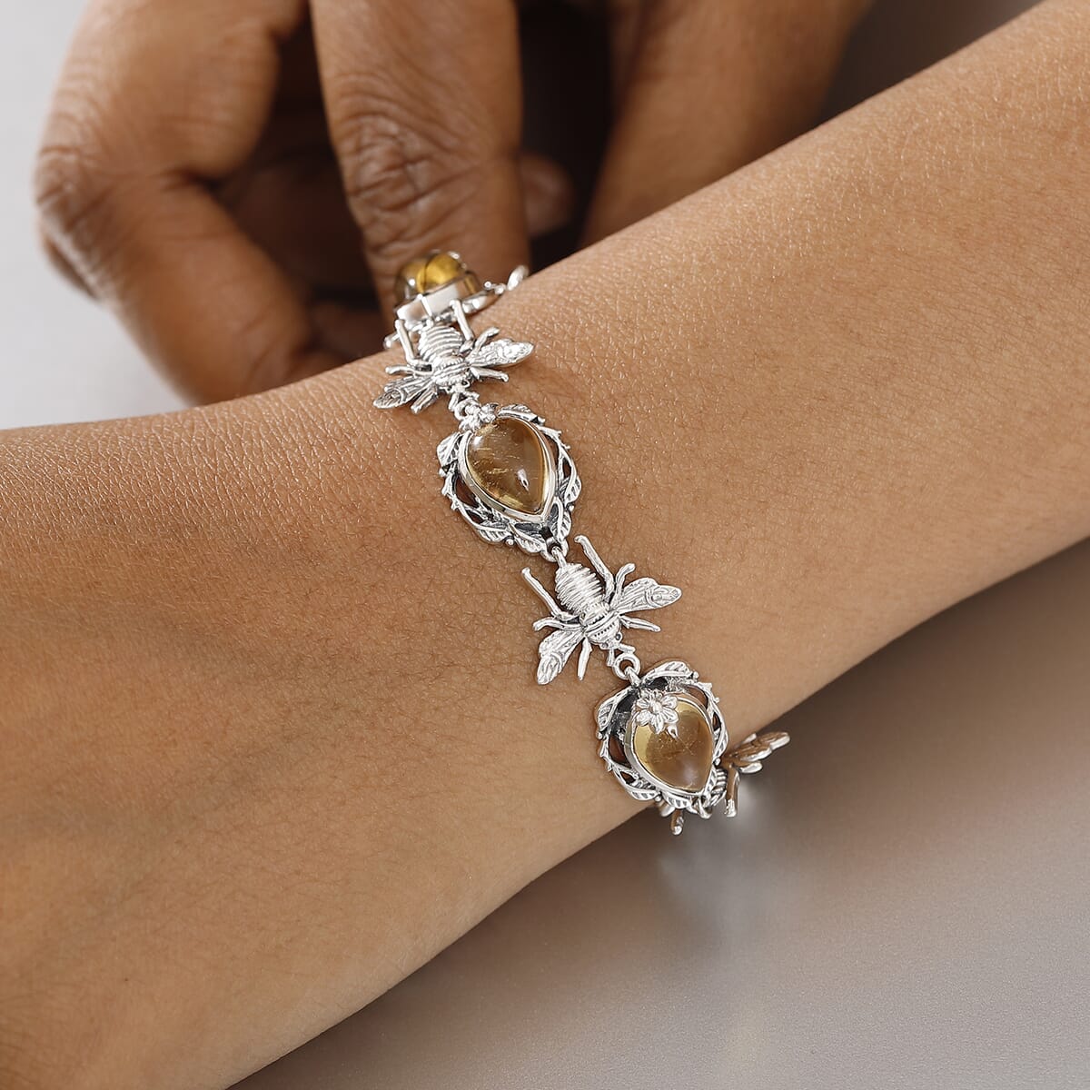 Indian Artisan Crafted Premium Brazilian Citrine 12.35 ctw Majestic Bee Bracelet Sterling Silver (6.50-8.0In) image number 2