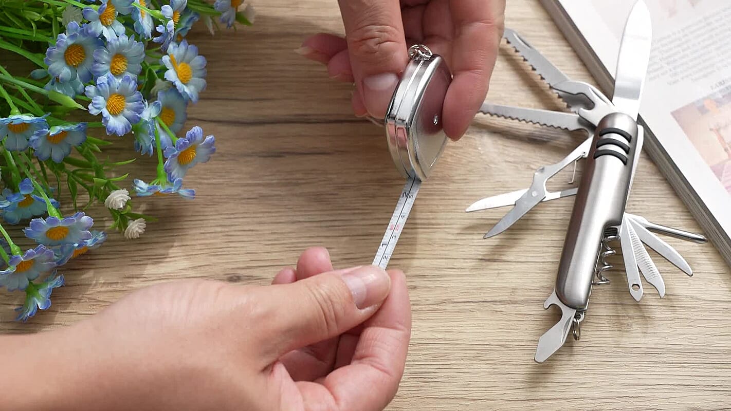 2-piece Set Multifunctional Knife and Mini Tape Measure