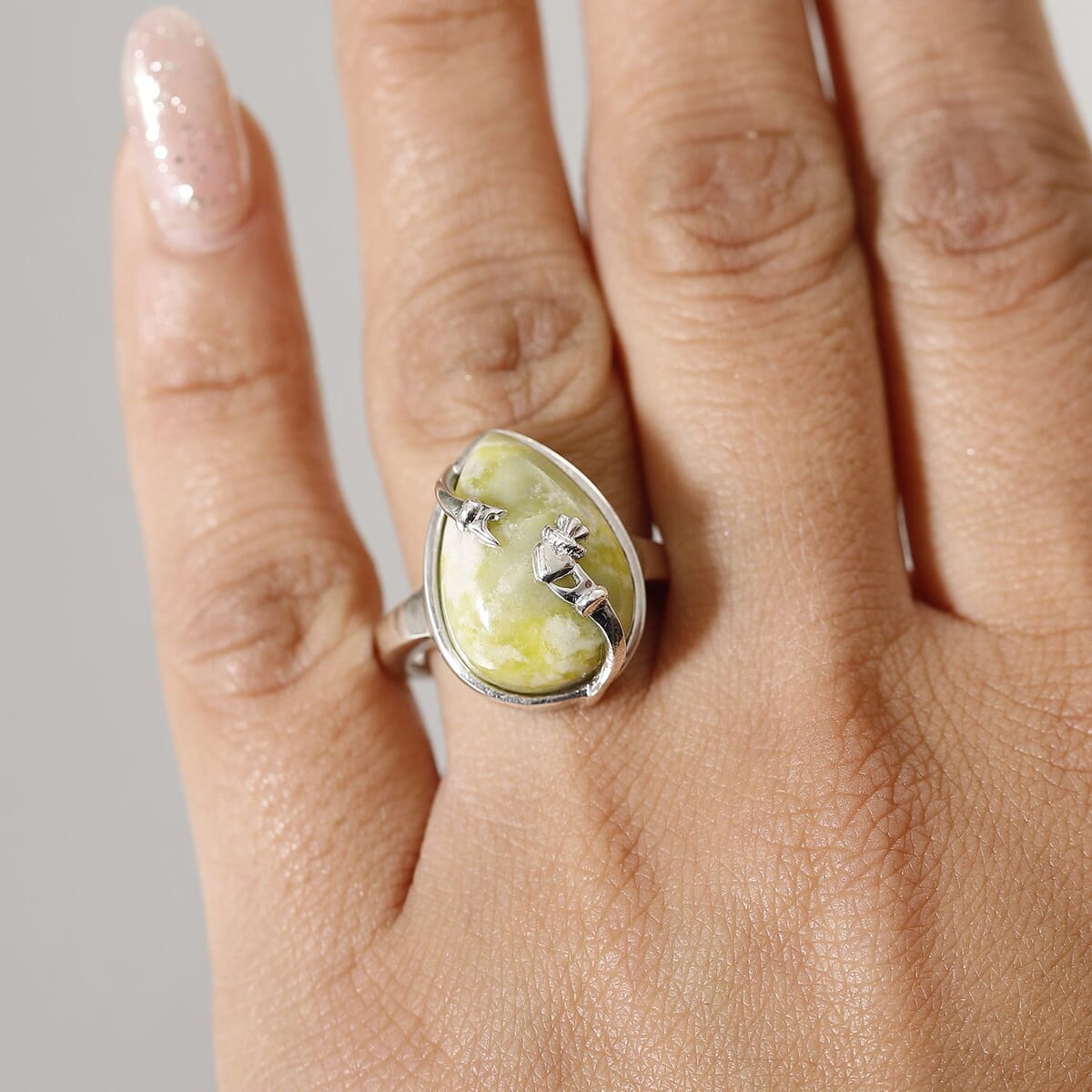 Connemara Marble 11.50 ctw Claddagh Ring in Platinum Over Sterling Silver (Size 11.0) image number 2