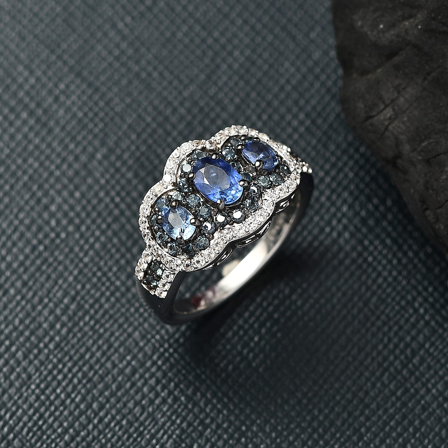 Ceylon Blue Sapphire / 5