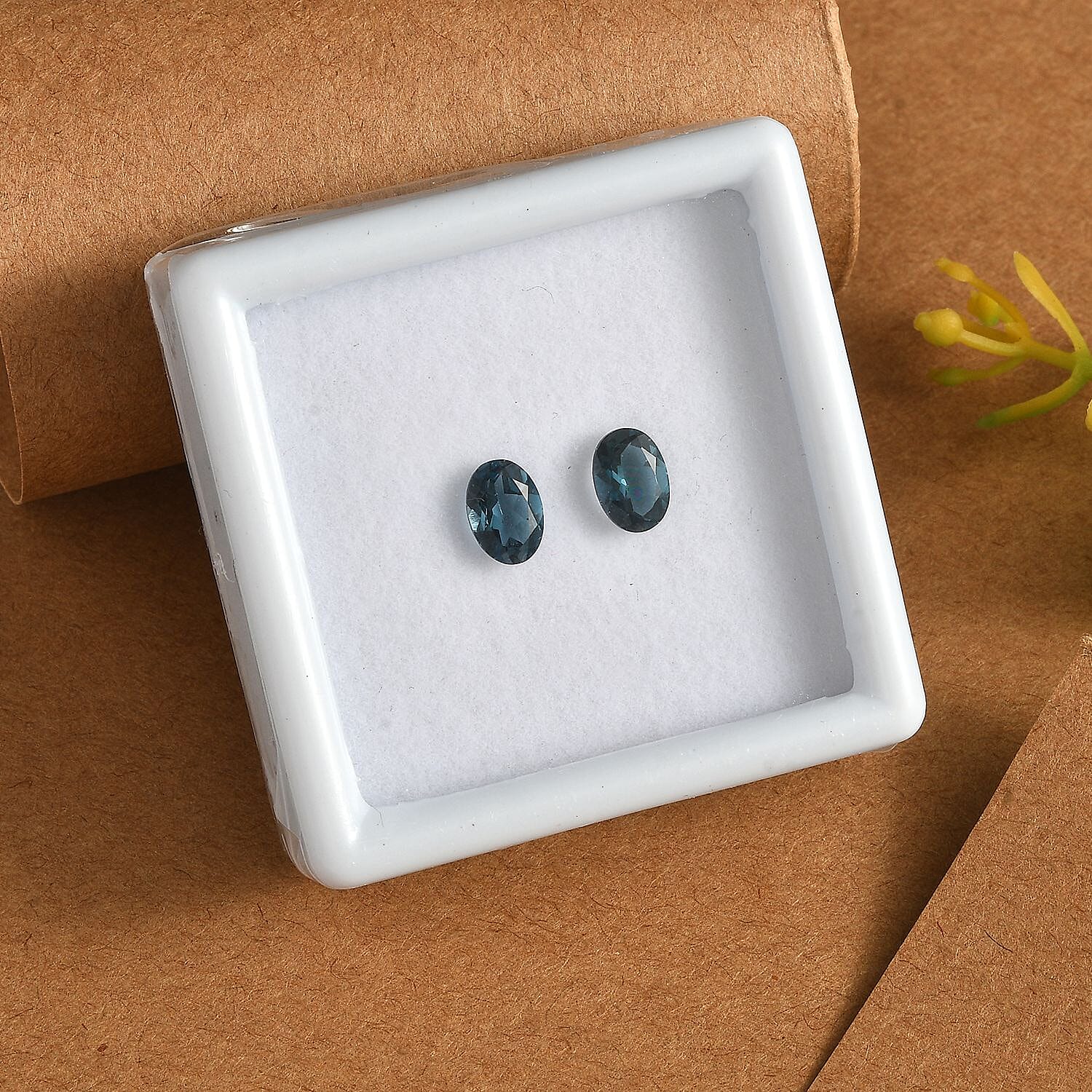 Default Title - Product card gallery slide 2 (9432580849919)