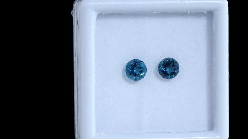 London Blue Topaz Set of 2 (Rnd 6mm) 1.85 ctw