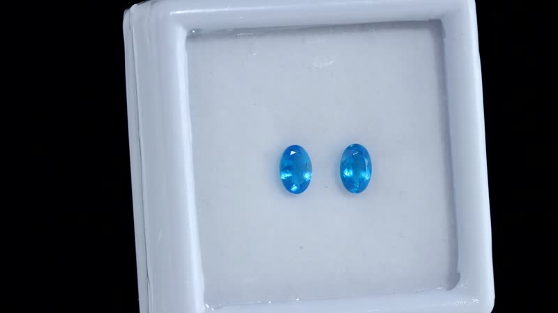 Malgache Neon Apatite (Ovl 6x4 mm) 0.85 ctw
