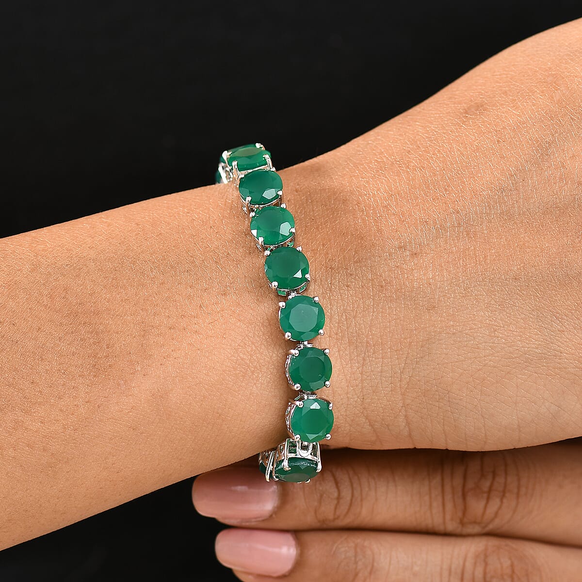Karis Verde Onyx 28.80 ctw Dragon Lock Bracelet in Platinum Bond (6.50 In) image number 2