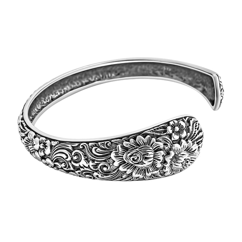 Bali Legacy Sterling Silver Frangipani Bangle Bracelet (7.25 In) 17.40 Grams