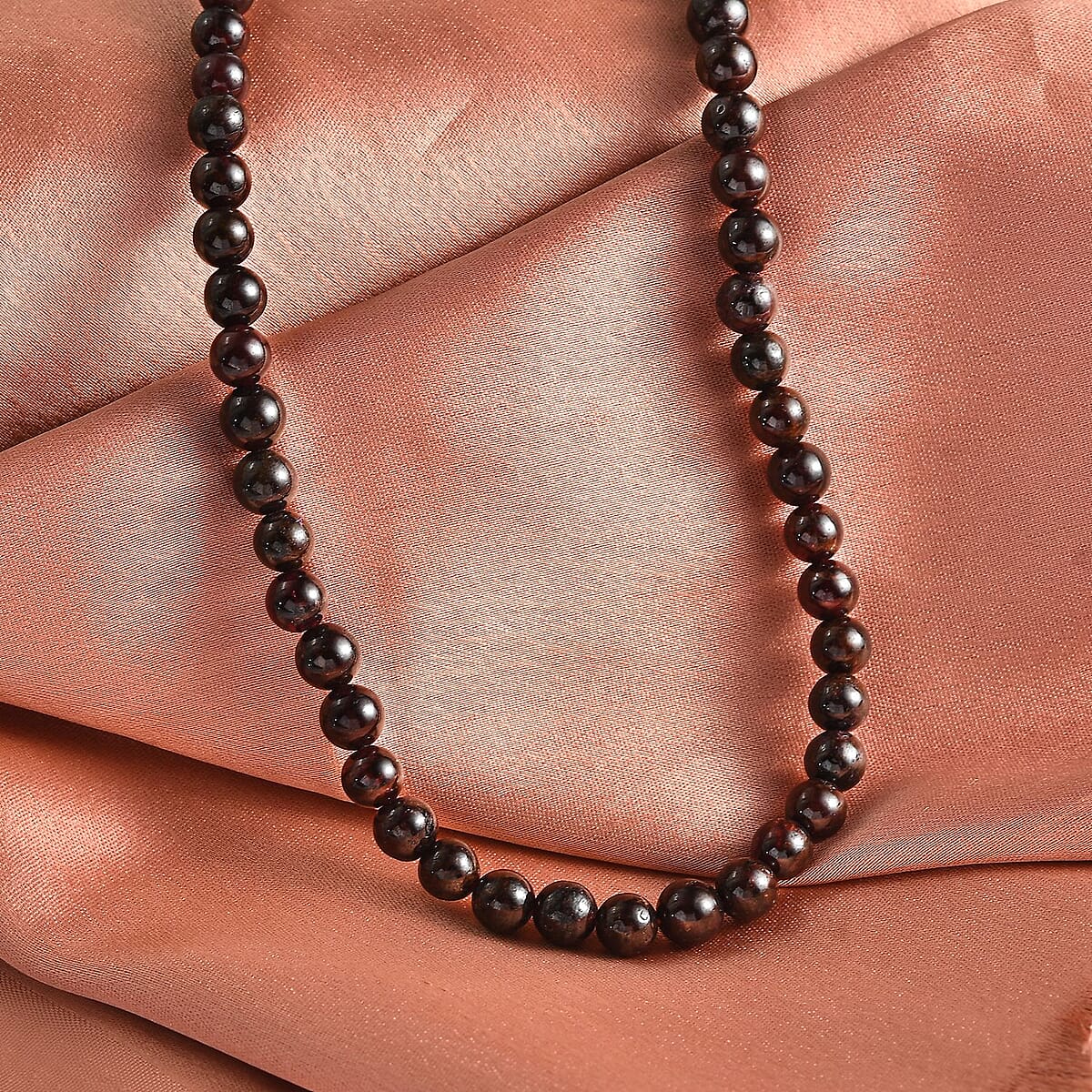 Mozambique Garnet 150.00 ctw Beaded Necklace in Stainless Steel 18-20 Inches image number 1