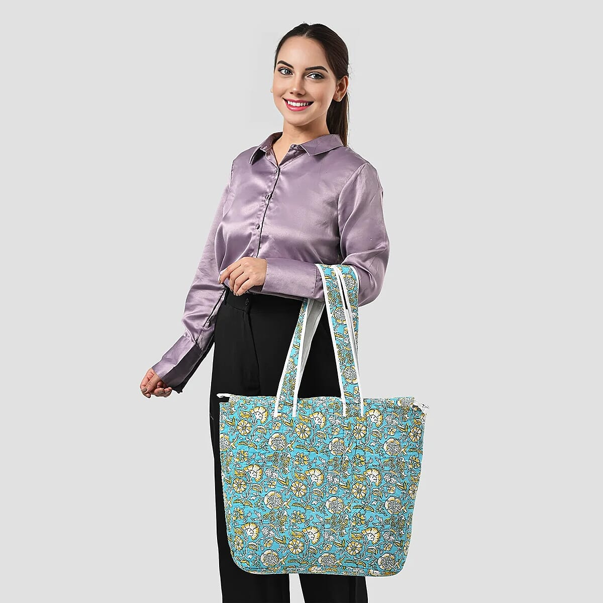Blue Floral and Leaves Pattern Hand Stitched Kantha Cotton Tote Bag image number 2