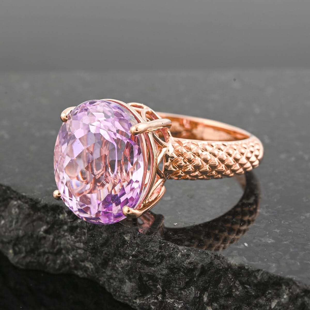 Certified & Appraised Luxoro AAA Martha Rocha Kunzite 10.65 ctw Solitaire Ring in 10K Rose Gold (Size 8.0) 4.33 Grams image number 1