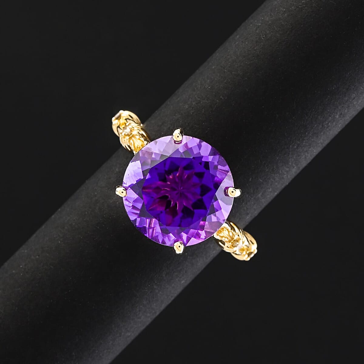 Certified & Appraised Luxoro AAA Natural Lusaka Amethyst and G-H I2 Diamond 6.52 ctw Ring in 10K Yellow Gold (Size 5.5) 4.60 Grams image number 1