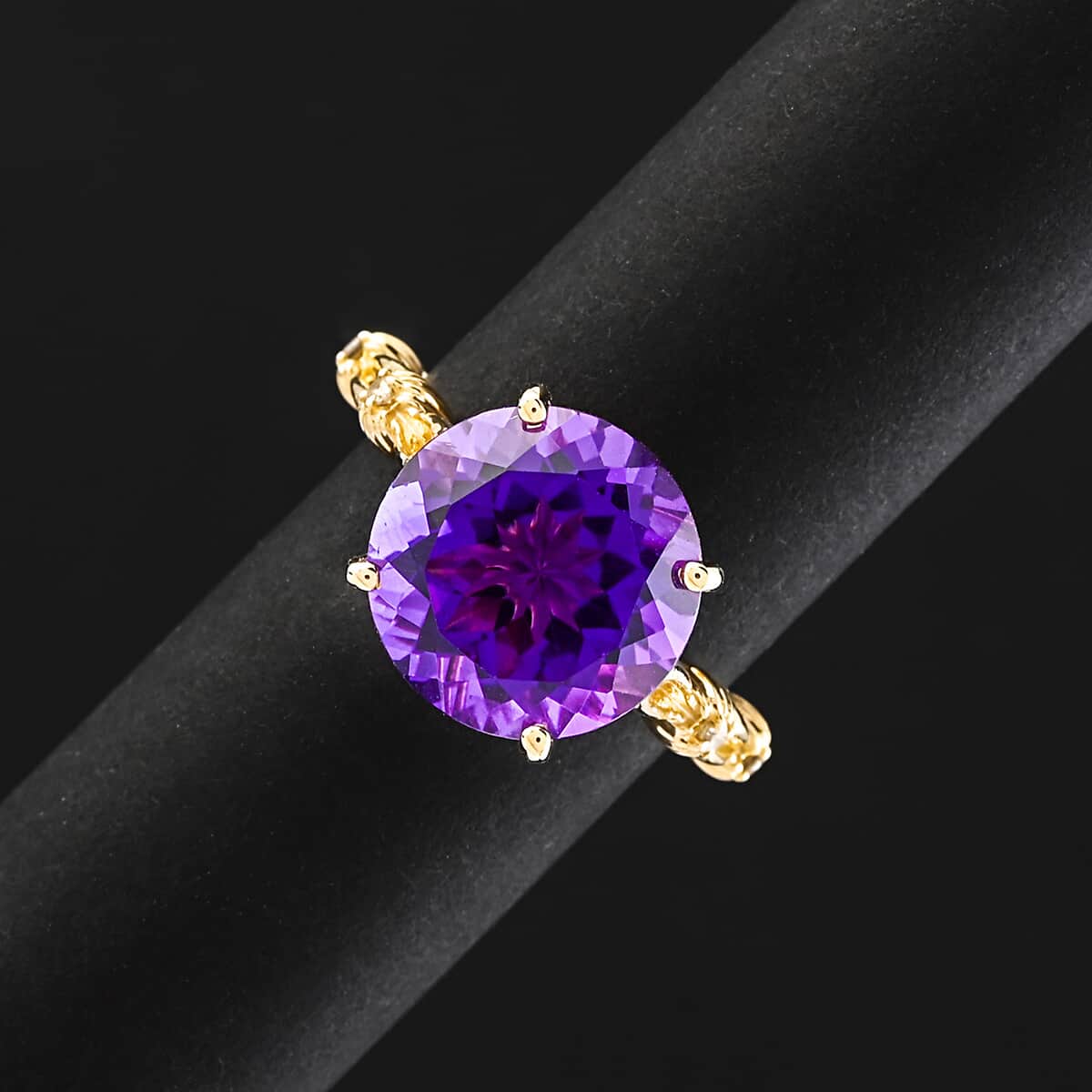 Certified & Appraised Luxoro AAA Natural Lusaka Amethyst and G-H I2 Diamond 6.52 ctw Ring in 10K Yellow Gold (Size 6.0) 4.60 Grams image number 1