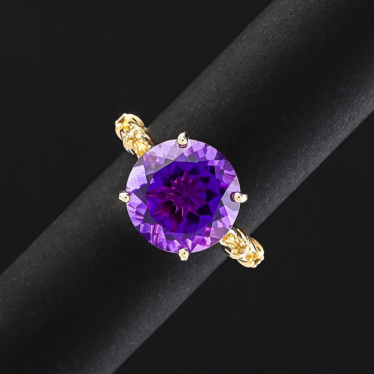 Certified & Appraised Luxoro AAA Natural Lusaka Amethyst and G-H I2 Diamond 6.52 ctw Ring in 10K Yellow Gold (Size 6.5) 4.60 Grams image number 1