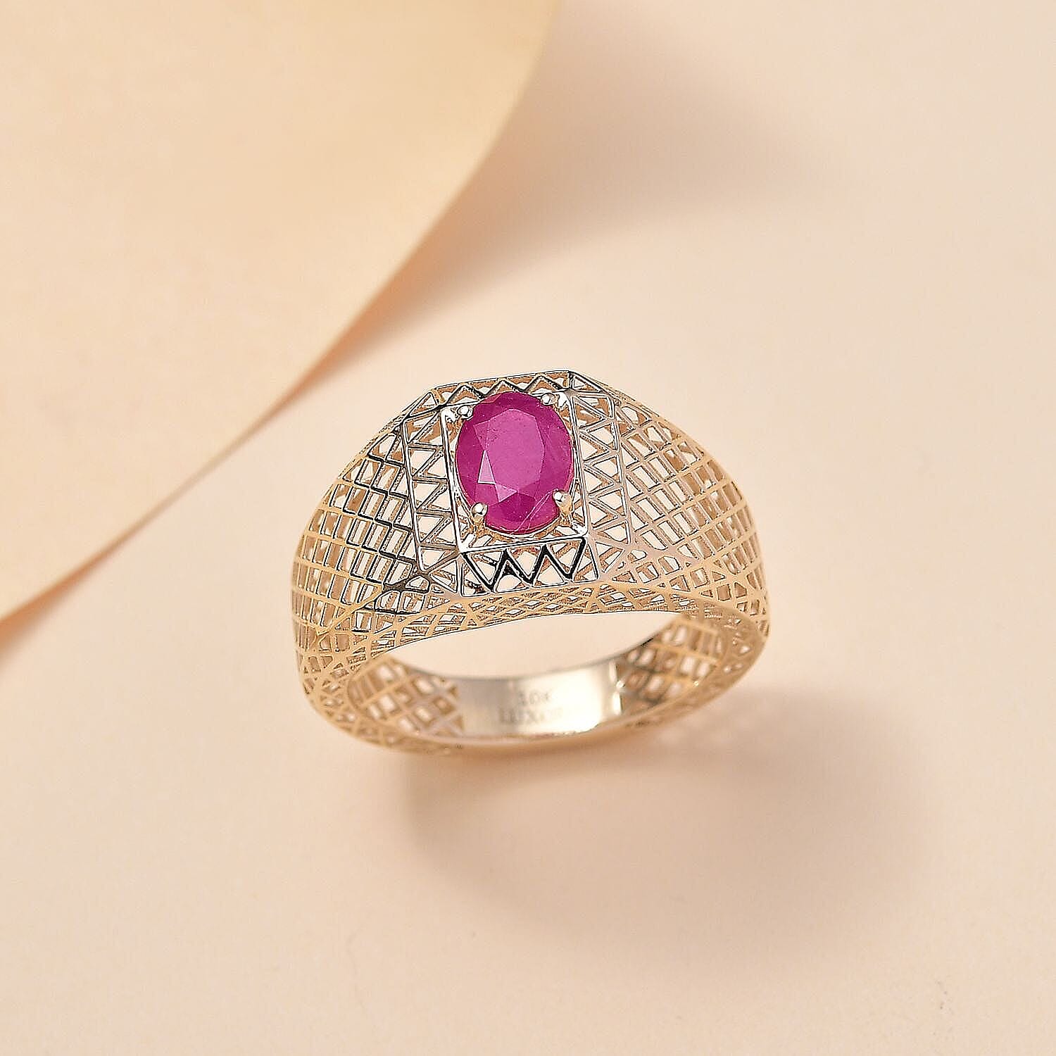 Mirage Collection Luxoro Premium Royal Ruby 1.70 ctw Men's Ring in 10K Yellow Gold (Size 10.5)
