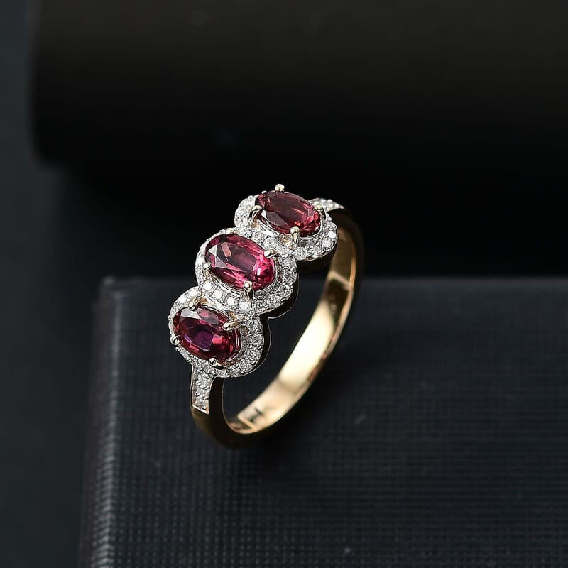 Luxoro 14K Yellow Gold AAA Ouro Fino Rubellite, Diamond (I2) (0.24 cts) Ring (Size 7.0) (4.04 g) 2.00 ctw
