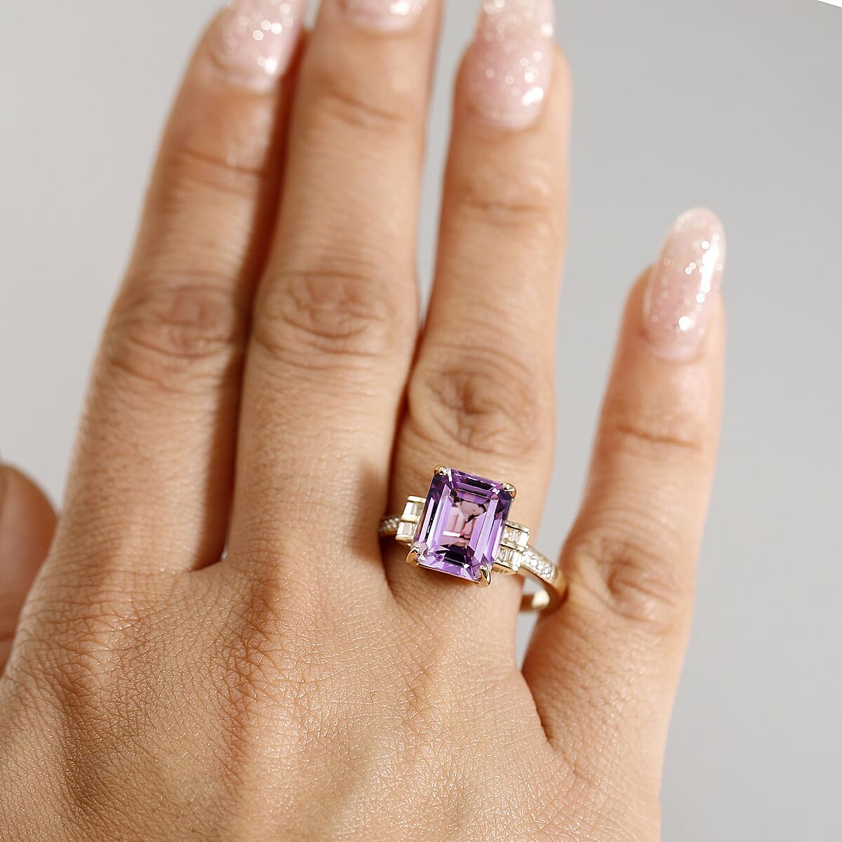 Luxoro Premium Martha Rocha Kunzite and Diamond I2 6.10 ctw Ring in 10K Yellow Gold (Size 9.0) image number 2