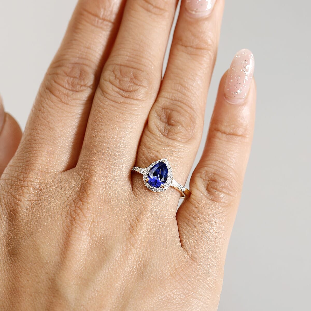 Luxoro AAA Tanzanite and Diamond I2 1.50 ctw Ring in 14K Yellow Gold (Size 7.0) image number 2