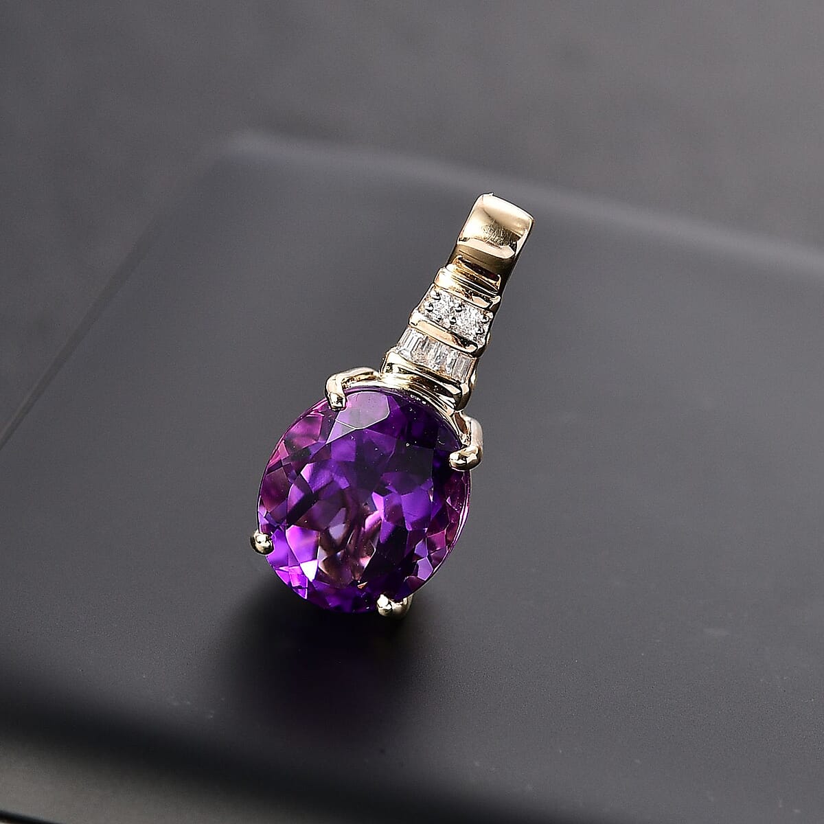 10K Yellow Gold  AAA   Moroccan Amethyst ,  White Diamond  I2 Main Stone With Side Stone Pendant ,  Gold Wt. 2.7 g 4.66 ctw image number 1