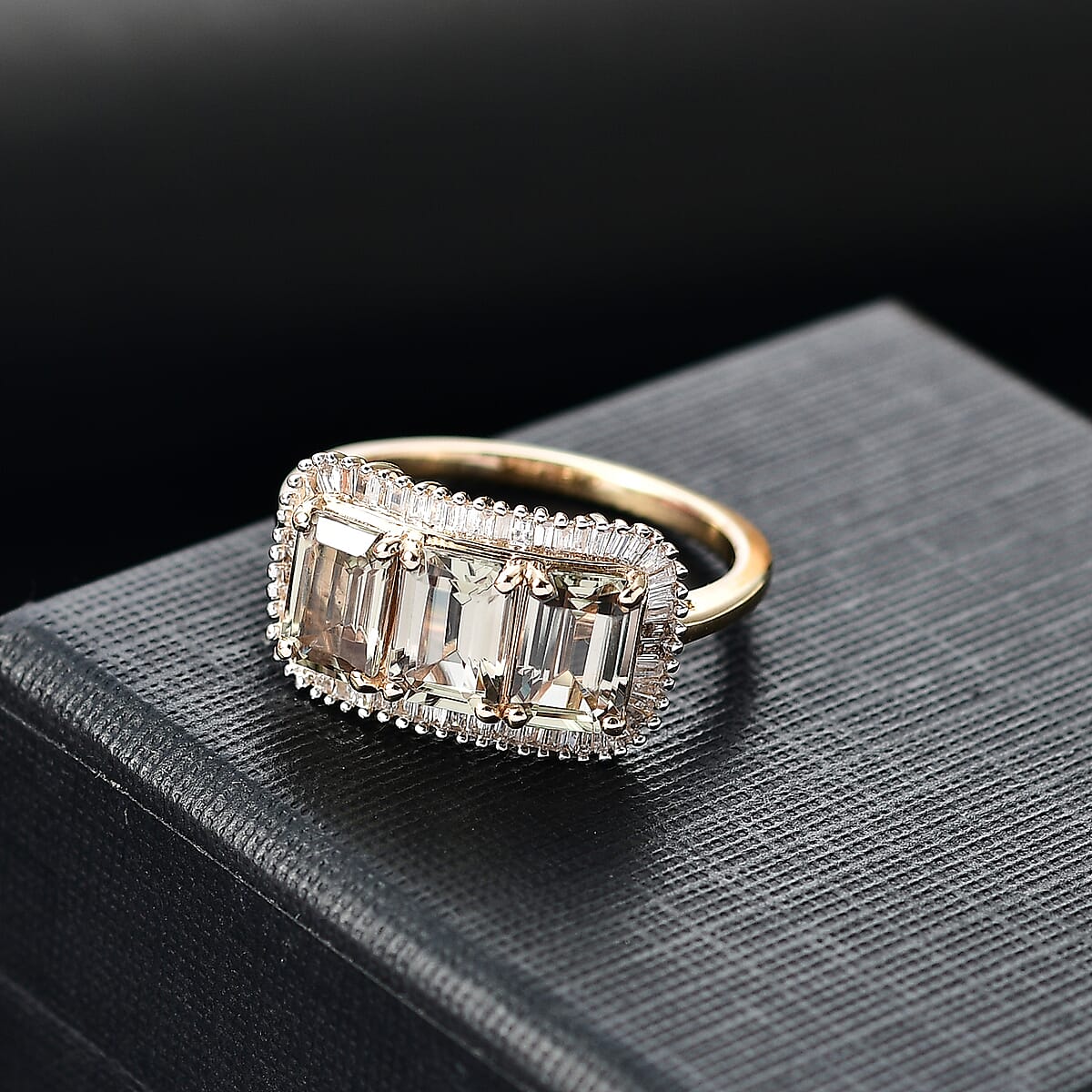 Certified & Appraised Luxoro AAA Turkizite and I2 Diamond 3.85 ctw Ring in 14K Yellow Gold (Size 10.0) image number 1