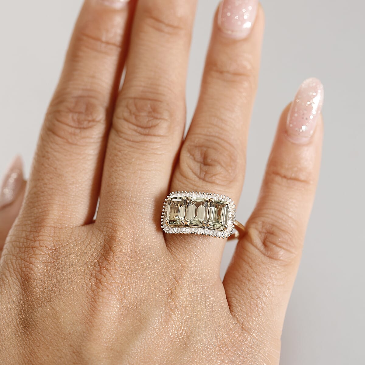 Certified & Appraised Luxoro AAA Turkizite and I2 Diamond 3.85 ctw Ring in 14K Yellow Gold (Size 9.0) (Del. in 12-15 Business Days) image number 2