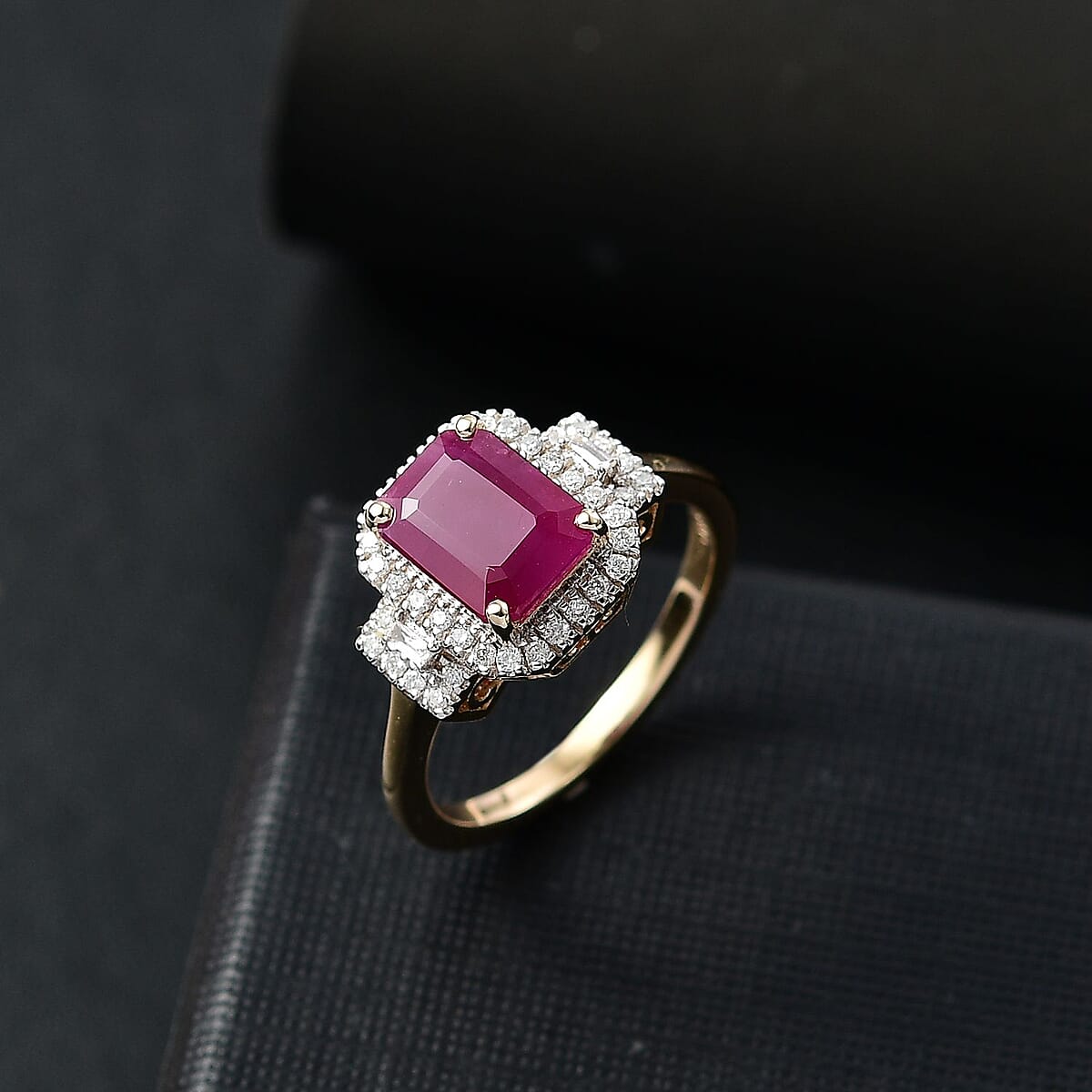 14K Yellow Gold  AAA   Royal Ruby ,  White Diamond  I2 Main Stone With Side Stone Ring ,  Gold Wt. 3.5 g 2.76 ctw image number 1