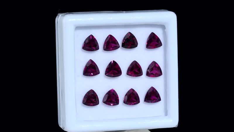 AAA Orissa Rhodolite Garnet Assorted Box (Trl 6 mm) 10.00 ctw