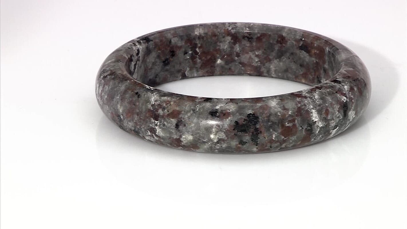 Natural Yooperlite 310.00 ctw Beaded Bangle Bracelet (6.75 In) with Free UV Flash Light