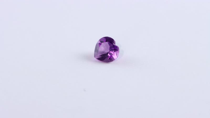 African Amethyst (Hrt 7 mm) 0.99 ctw
