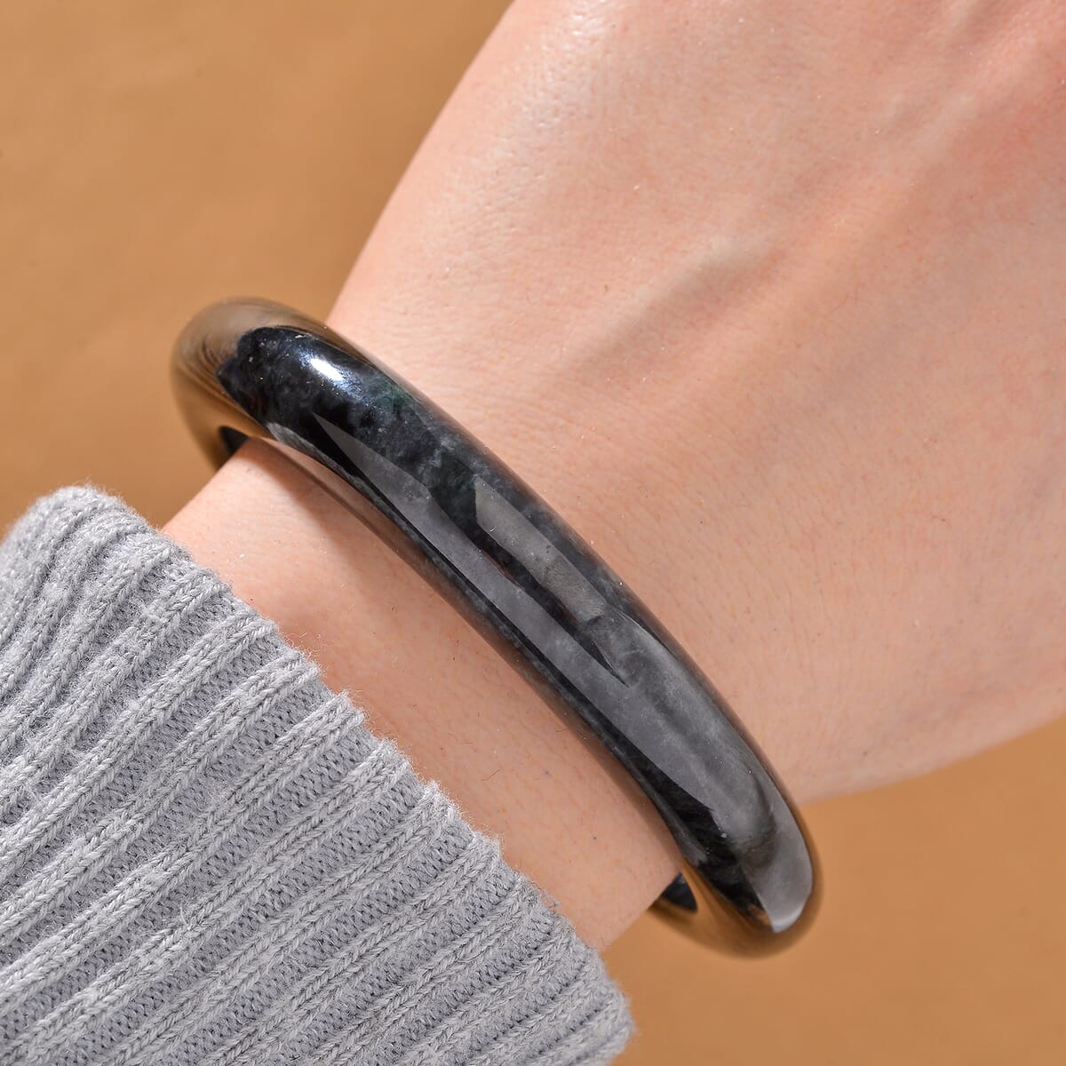Once In a Blue Moon Natural Black Jade 285.00 ctw Bangle Bracelet (7.25 In) image number 1