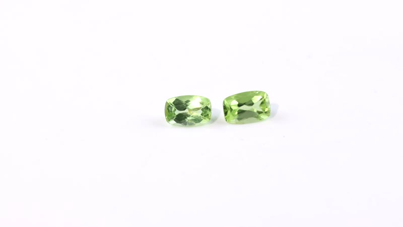 Hebei Peridot Set of 2 (Cush 6x4 MM) 1.01 ctw