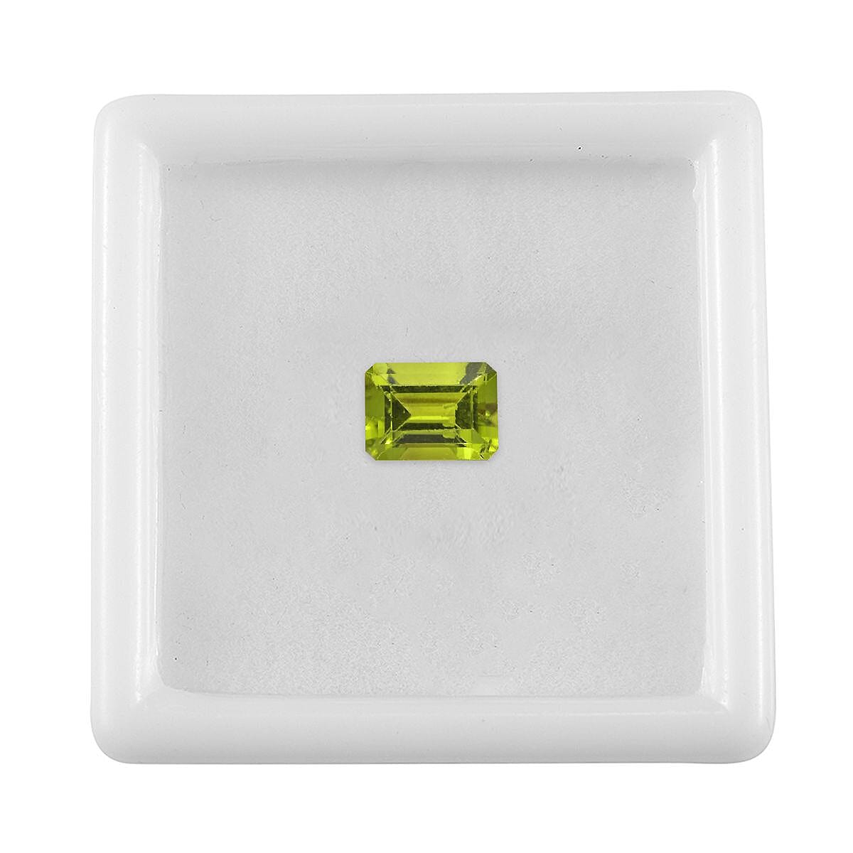 Hebei Peridot (Oct 8x6 mm) 1.52 ctw